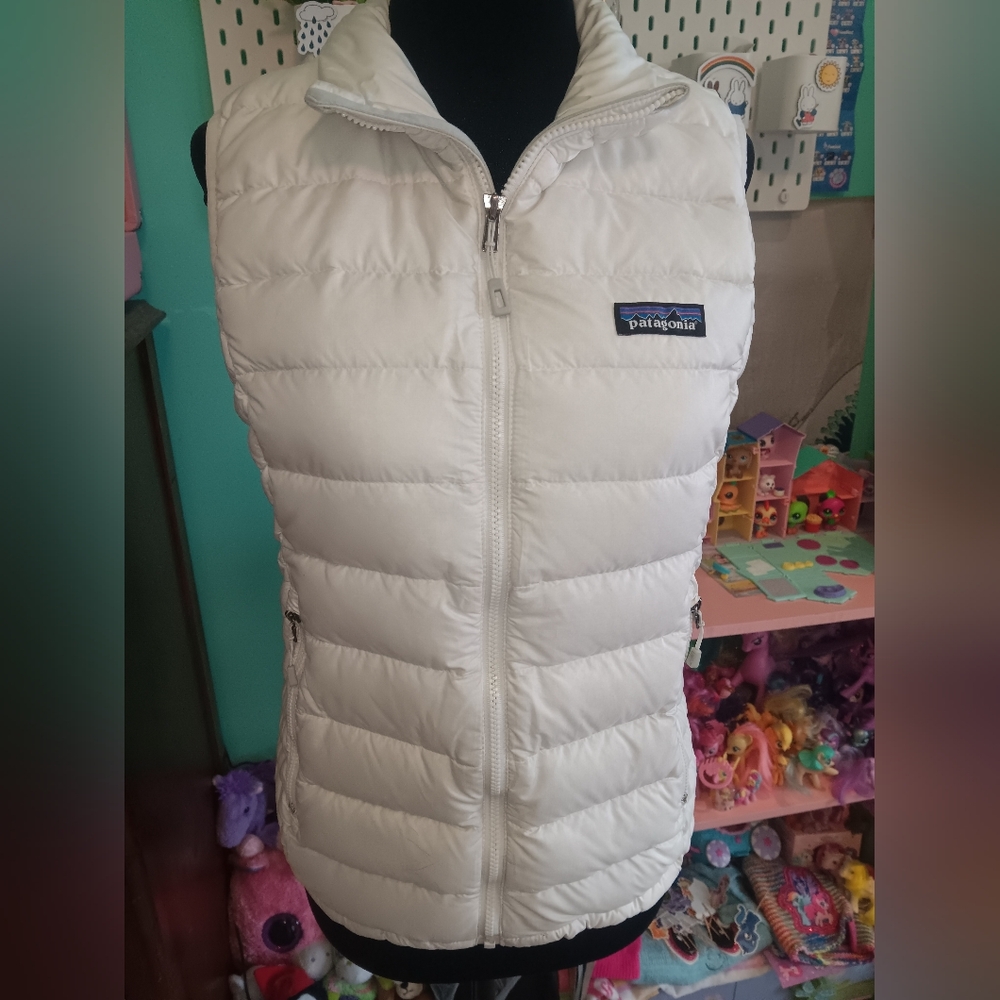 Patagonia Cream Quilted Lightweight Puffer Vest